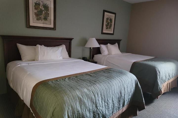 Deluxe 2 Queen Beds (23 of 27)