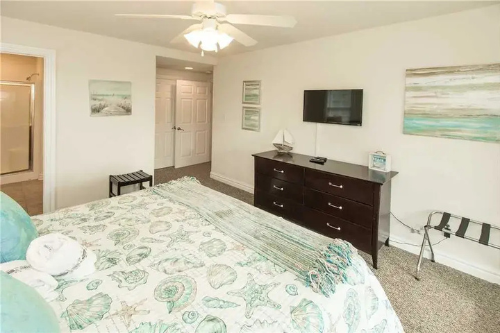 Room 5 of 26