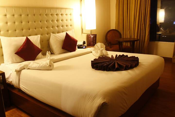 Room 3 of 34