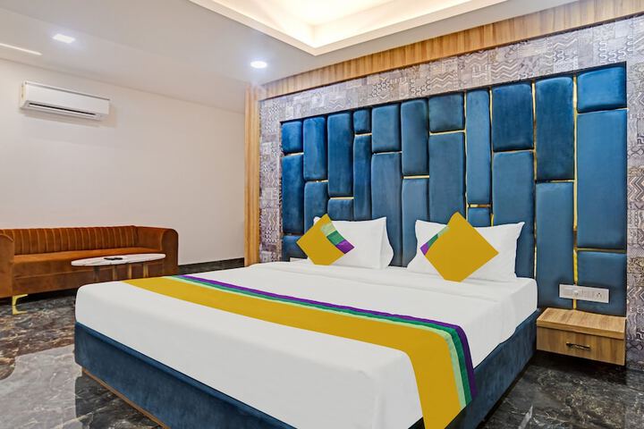 Room 14 of 28