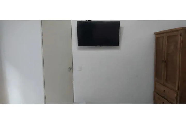 Room 5 of 12