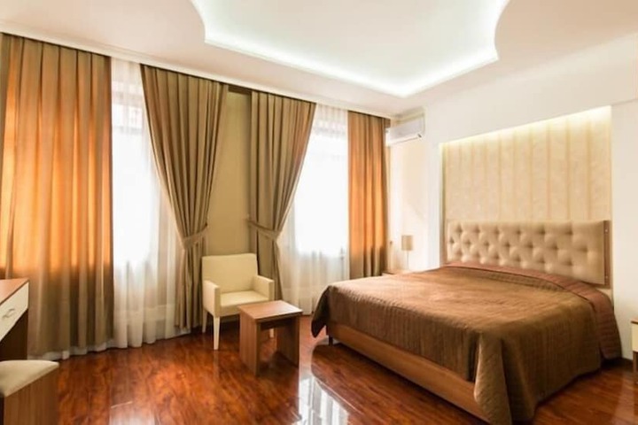 Room 30 of 67