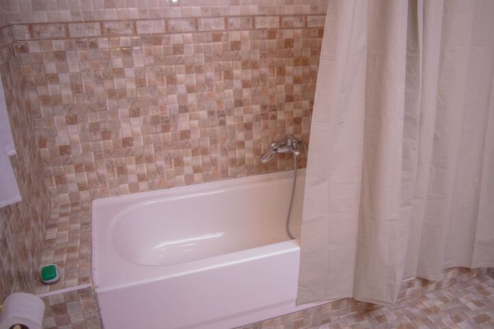 Room 35 of 60