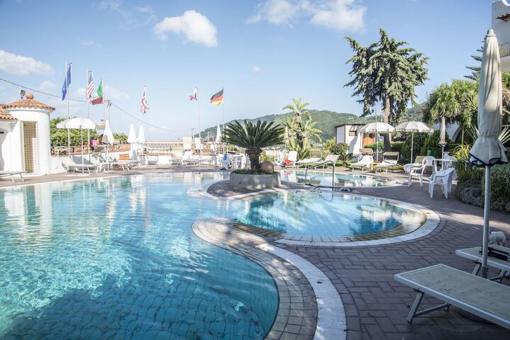 Pool 39 of 111
