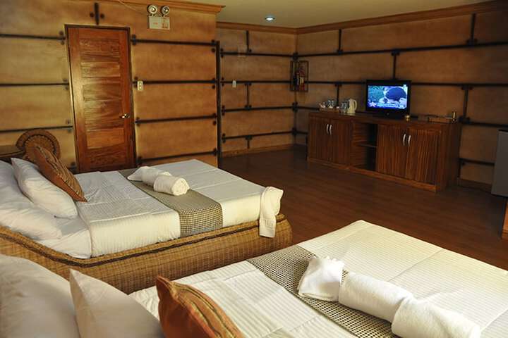 Room 12 of 33