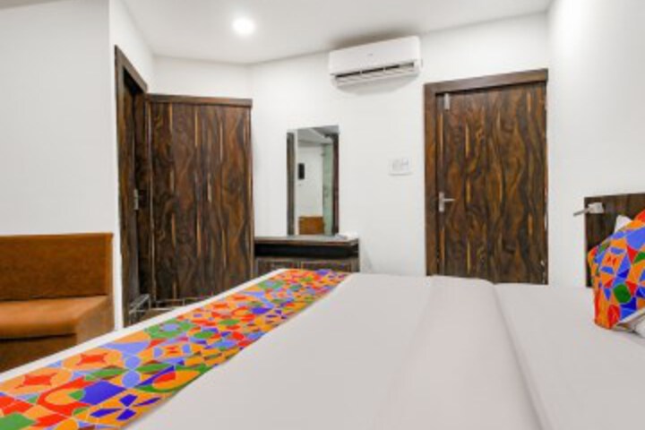 Room 10 of 36