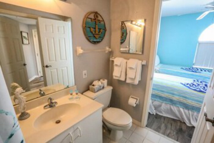 Room 3 of 20