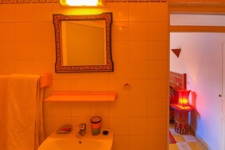 Room 150 of 266