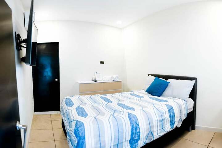 Room 10 of 31