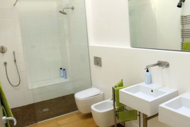 Room 3 of 10