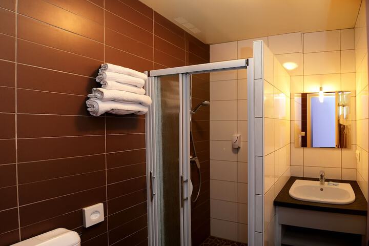 Room 20 of 38