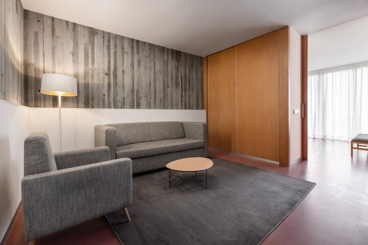 Room 11 of 30