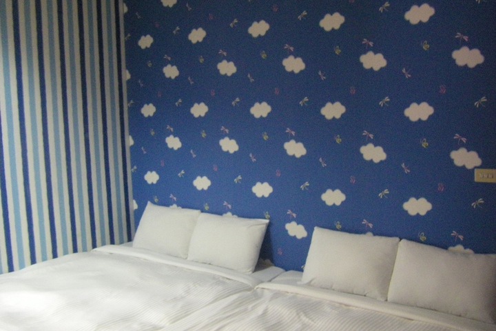 Room 10 of 43
