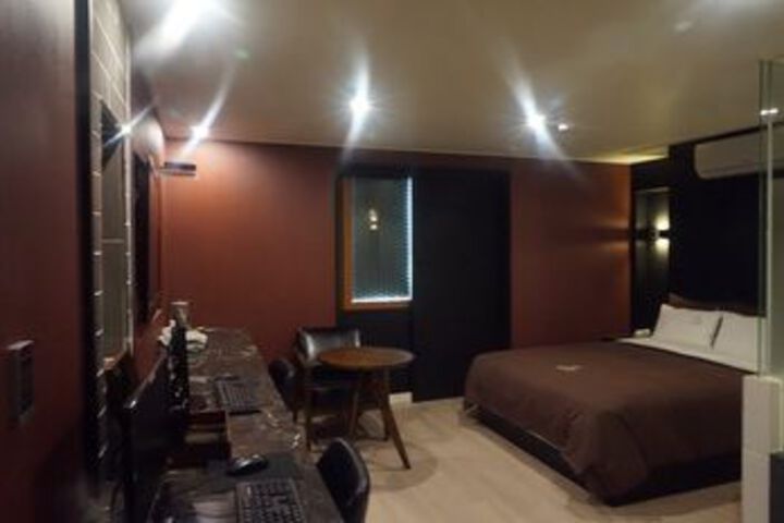 Room Photo