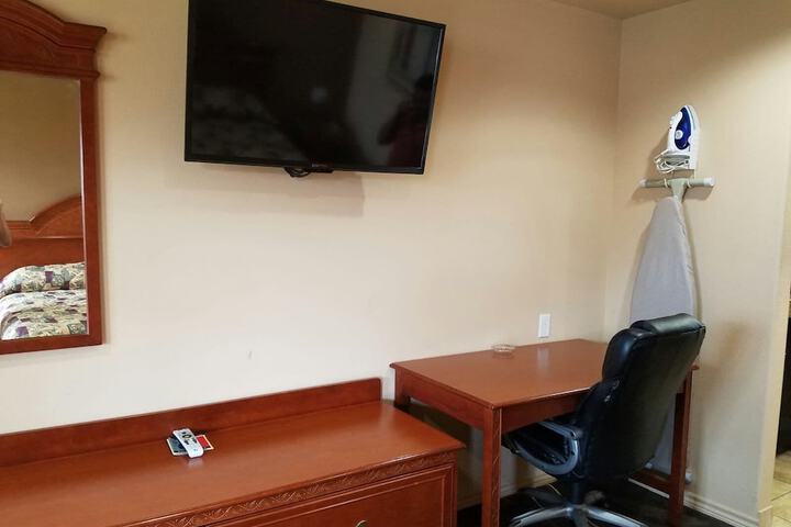 Room 2 of 30