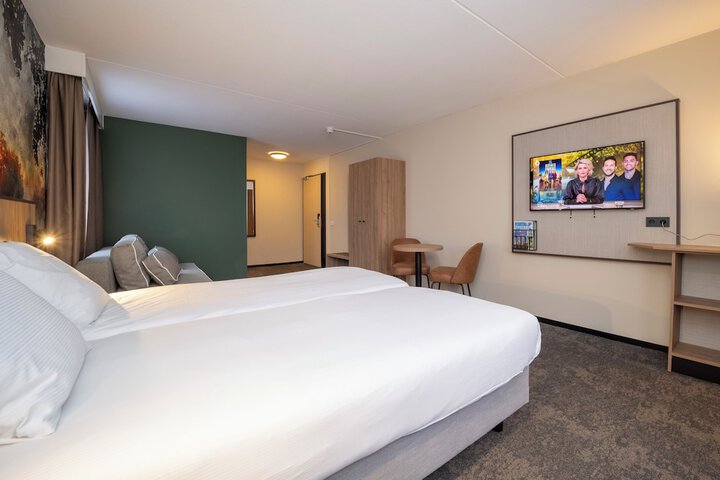 Room 8 of 41