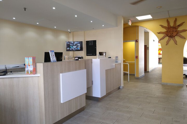 Entrance & Lobby