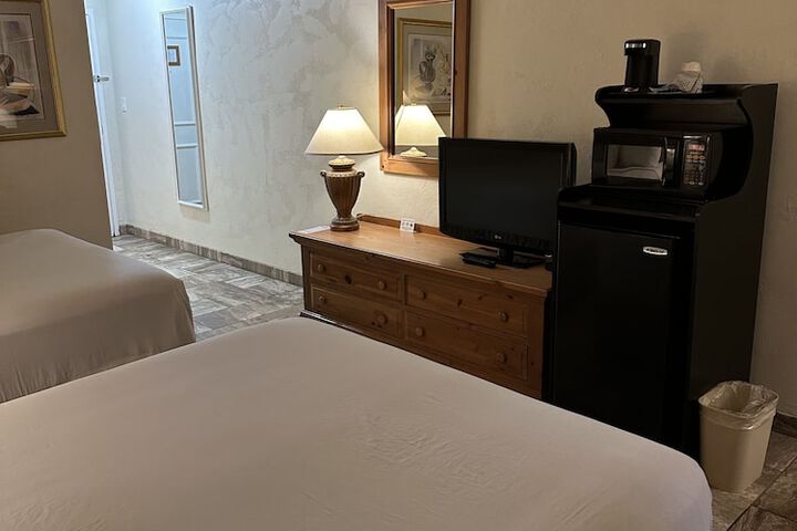Room 10 of 29