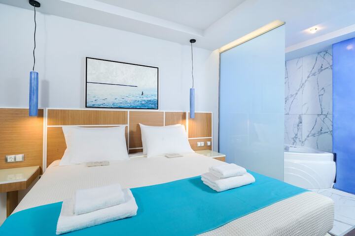 Room 33 of 123