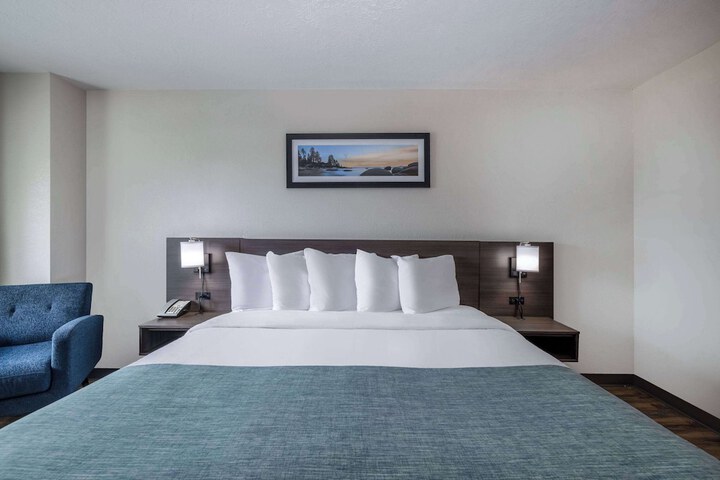 Room 10 of 30
