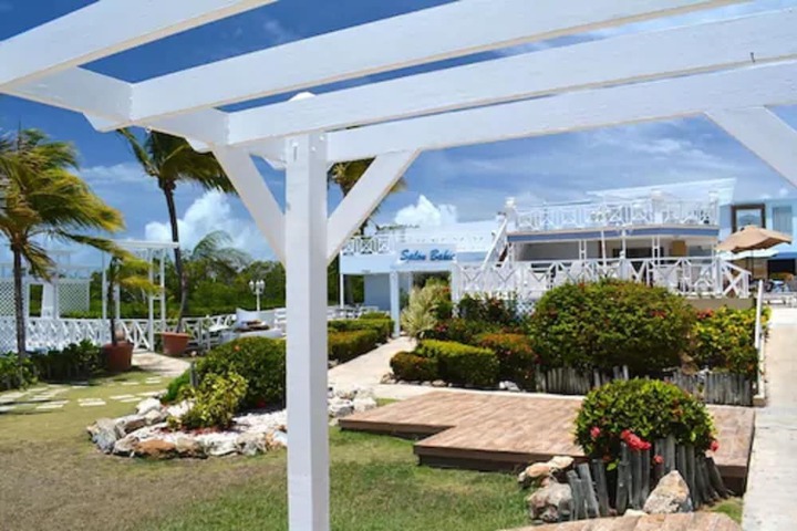 Hotel Exterior 81 of 128