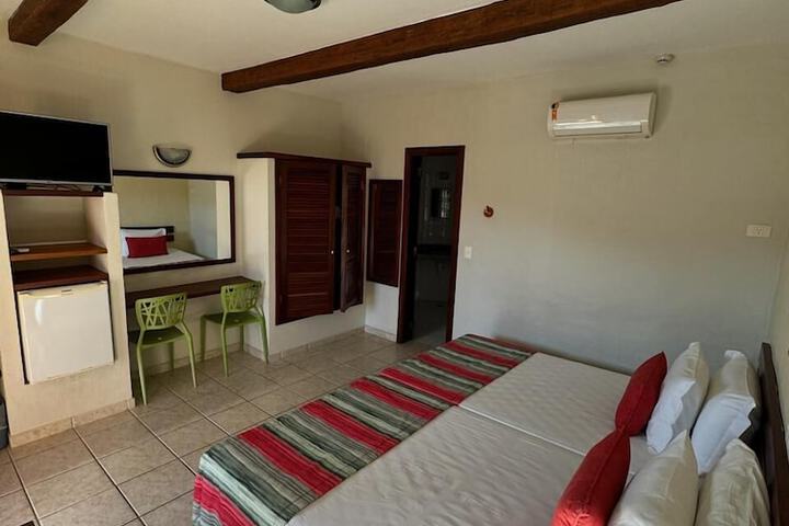 Room 4 of 36