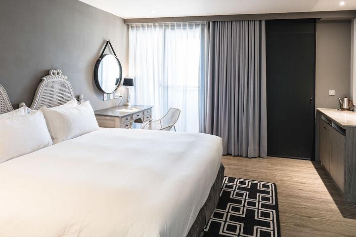 Room 29 of 243