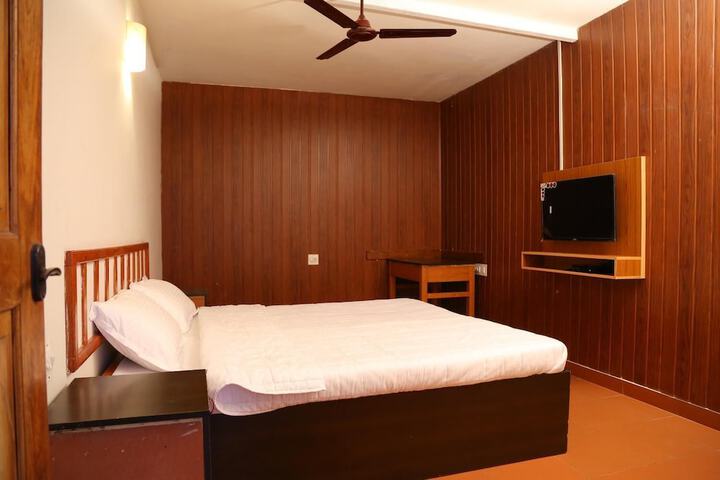 Room 2 of 37