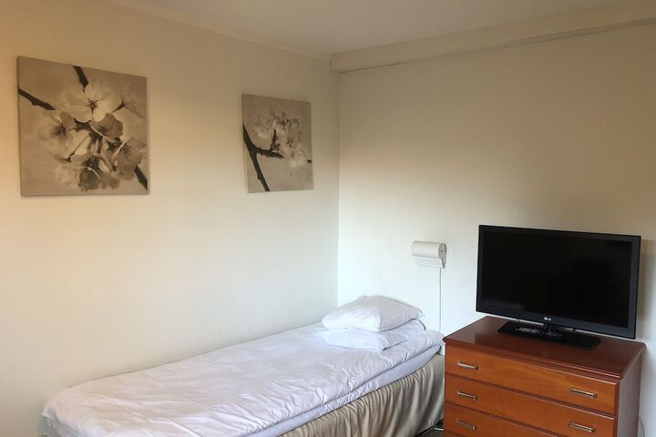 Room 6 of 74