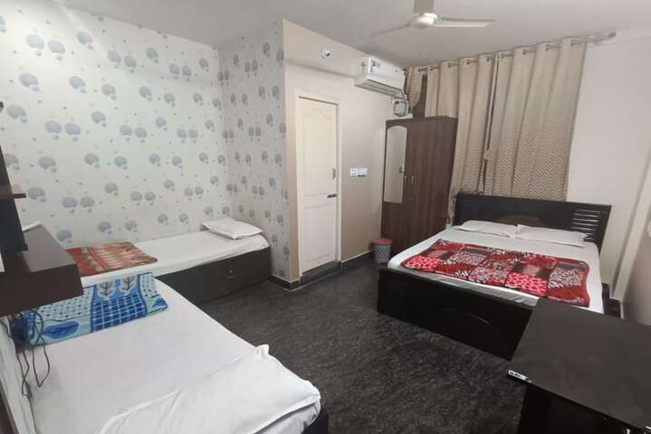 Room 15 of 22