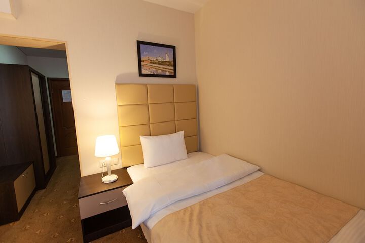 Room 11 of 46