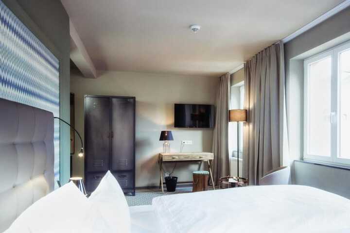 Room 17 of 53
