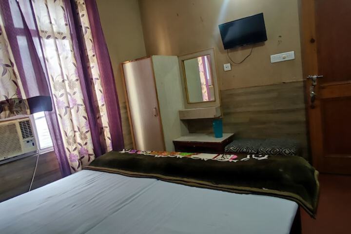 Room 38 of 69