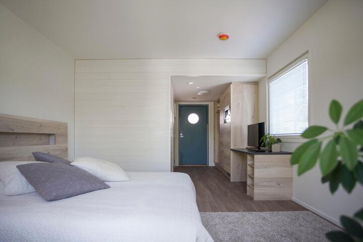 Room 17 of 36