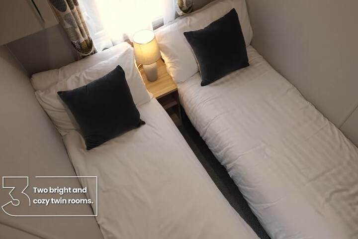Room 3 of 12