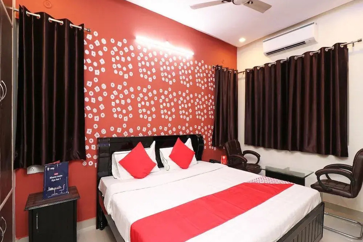 Room 5 of 15