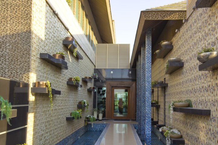 Hotel Exterior 129 of 134