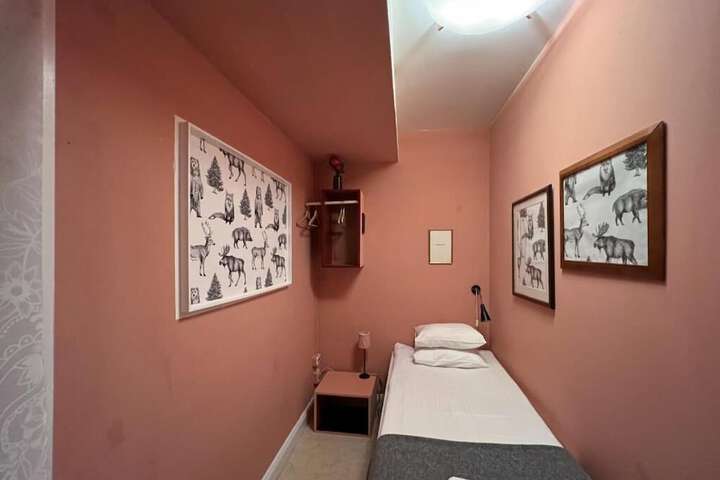 Room 55 of 87