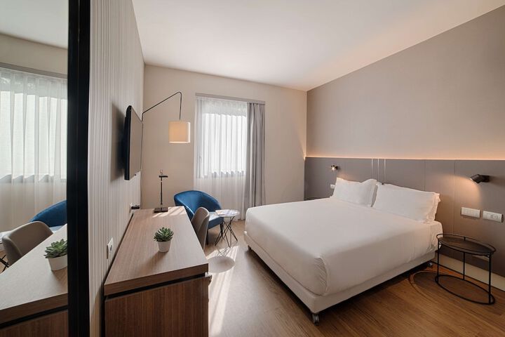 Room 3 of 58