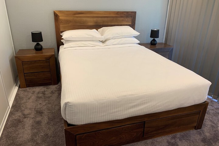Room 11 of 76
