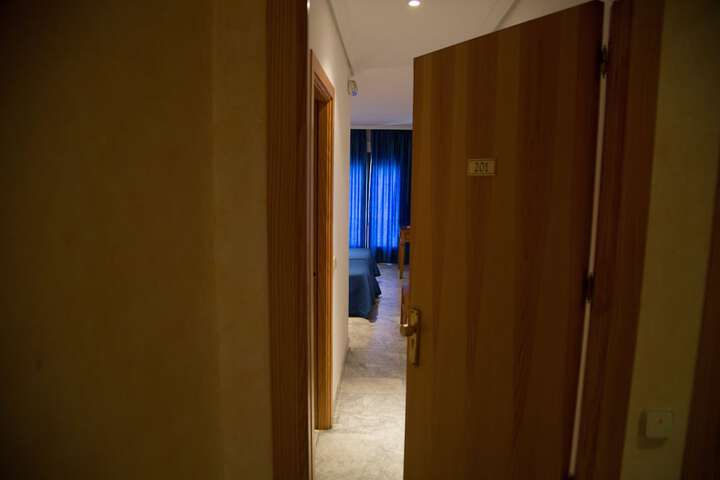 Room 11 of 37
