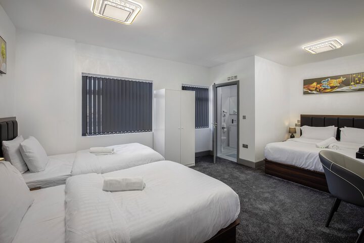 Room 14 of 27