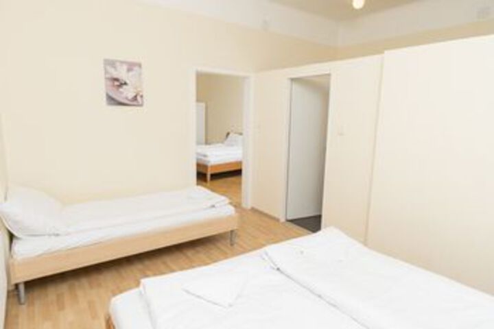 Room 62 of 122