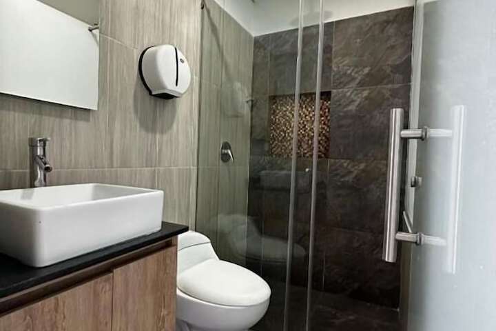 Room 8 of 9