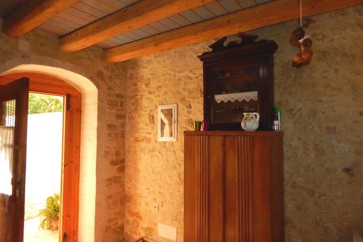 Hotel 3 of 72