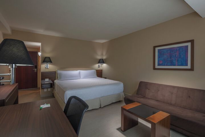 Room 16 of 72