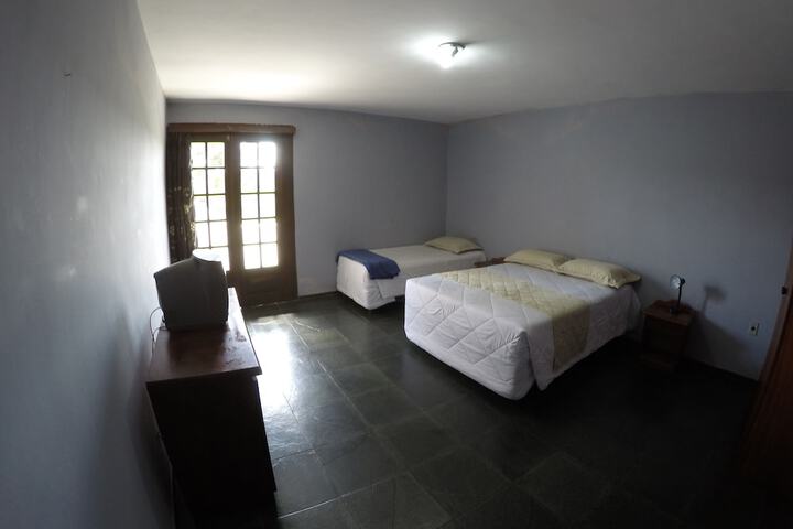 Room 5 of 10