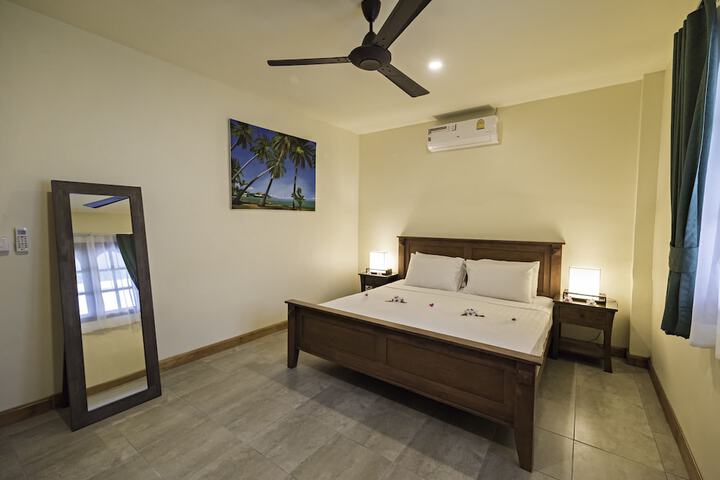 Room 14 of 282