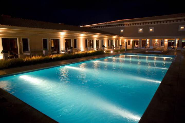 Pool Hotel