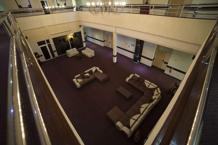 Ballroom/Hall 36 of 40